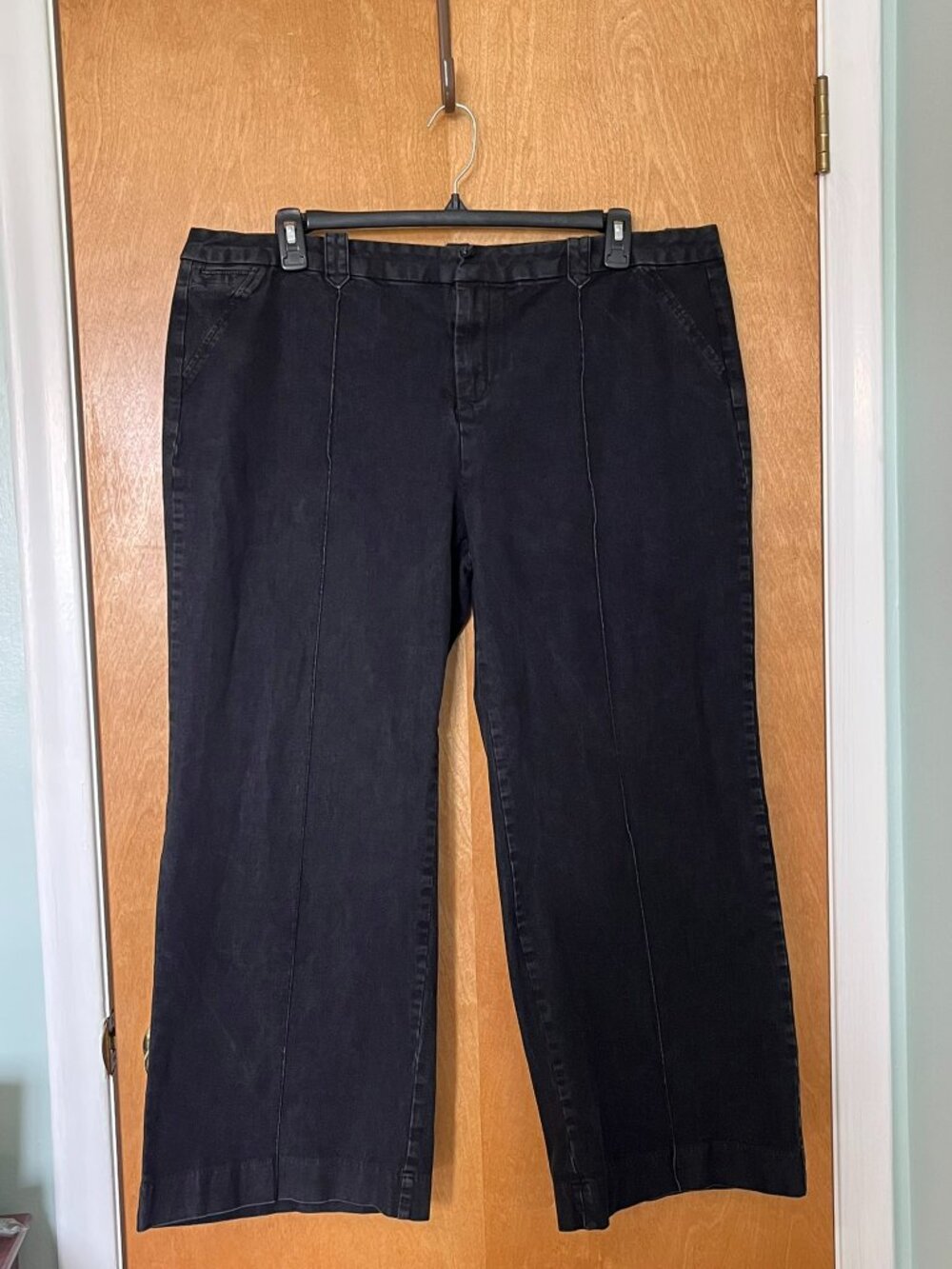 Isaac Mizrahi Live! Women's Petite 22WP Black Denim Wife-Leg Pants